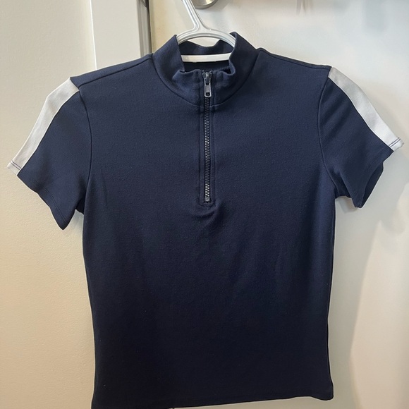 Monki short sleeve zipper polo mock-neck shirt - Picture 2 of 6